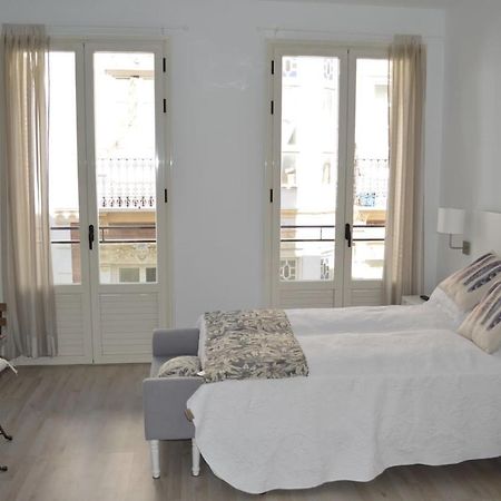 Modern Studio Flat Close To Plaza Merced Малага Екстер'єр фото