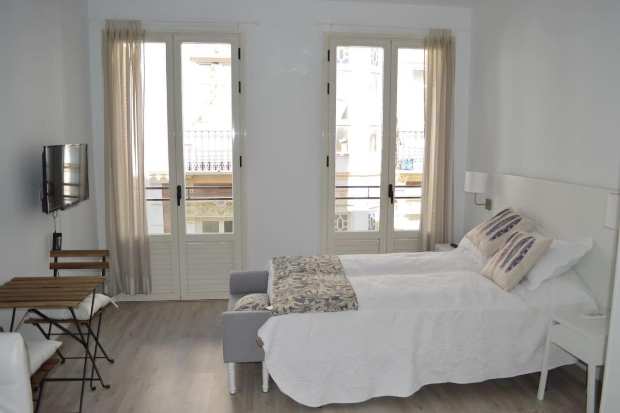 Modern Studio Flat Close To Plaza Merced Малага Екстер'єр фото